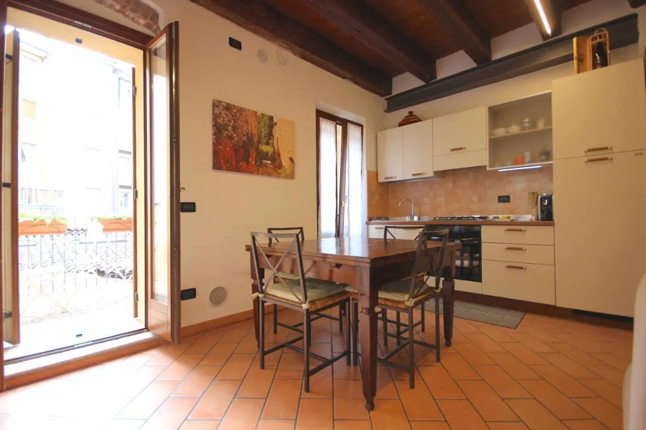 Case Vr Holiday Casa Di Mezzo Verona