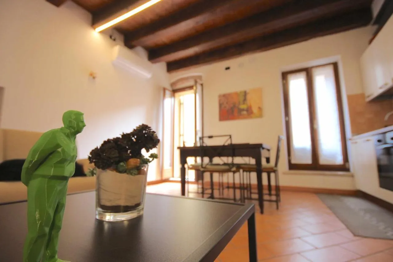Case Vr Holiday Casa Di Mezzo contacts