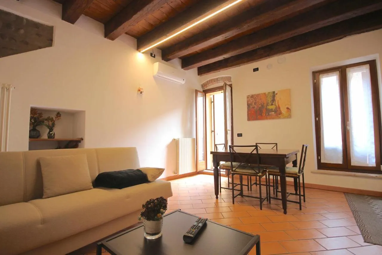 Case Vr Holiday Casa Di Mezzo Verona Daire
