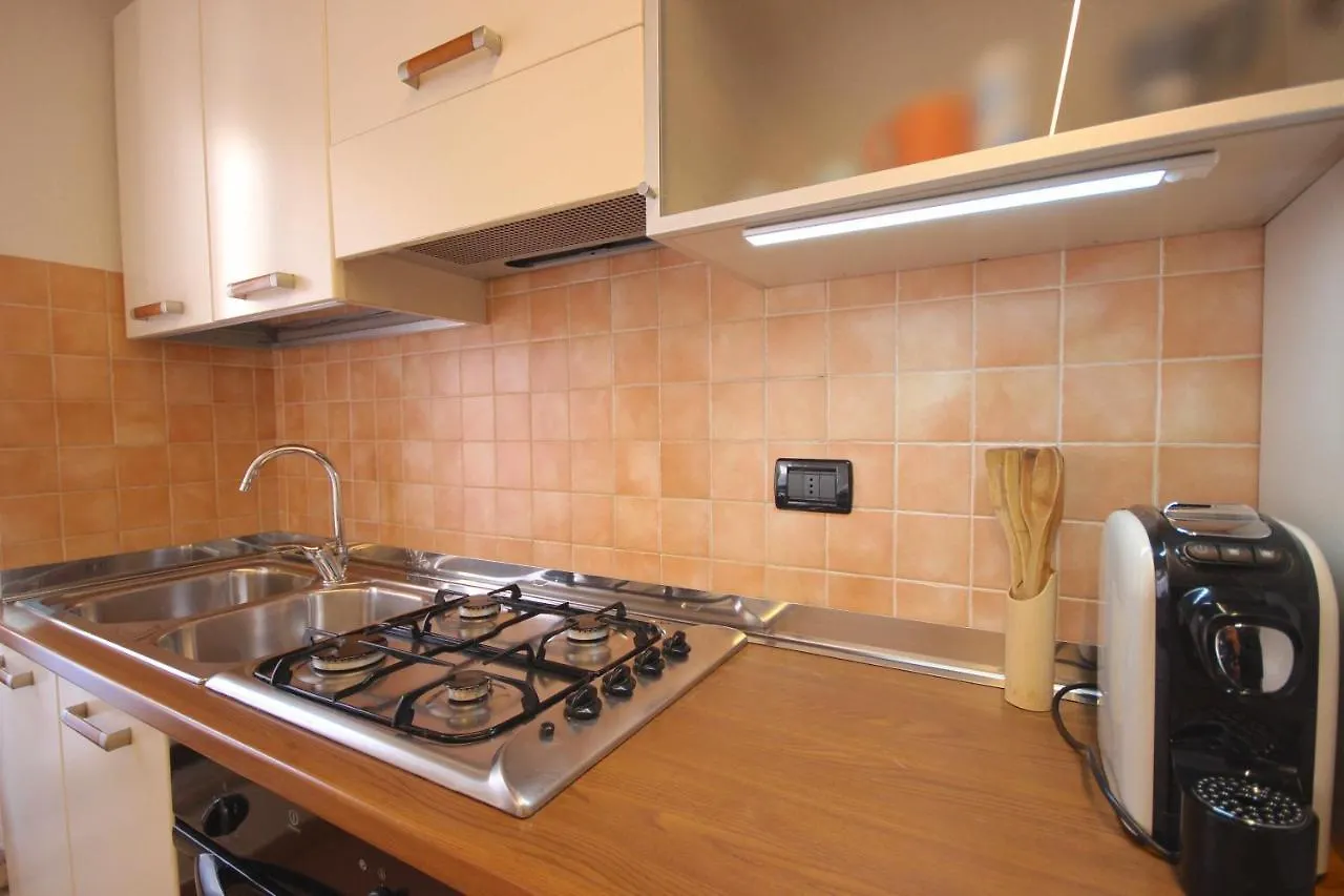 Case Vr Holiday Casa Di Mezzo Verona 0*,  Italy