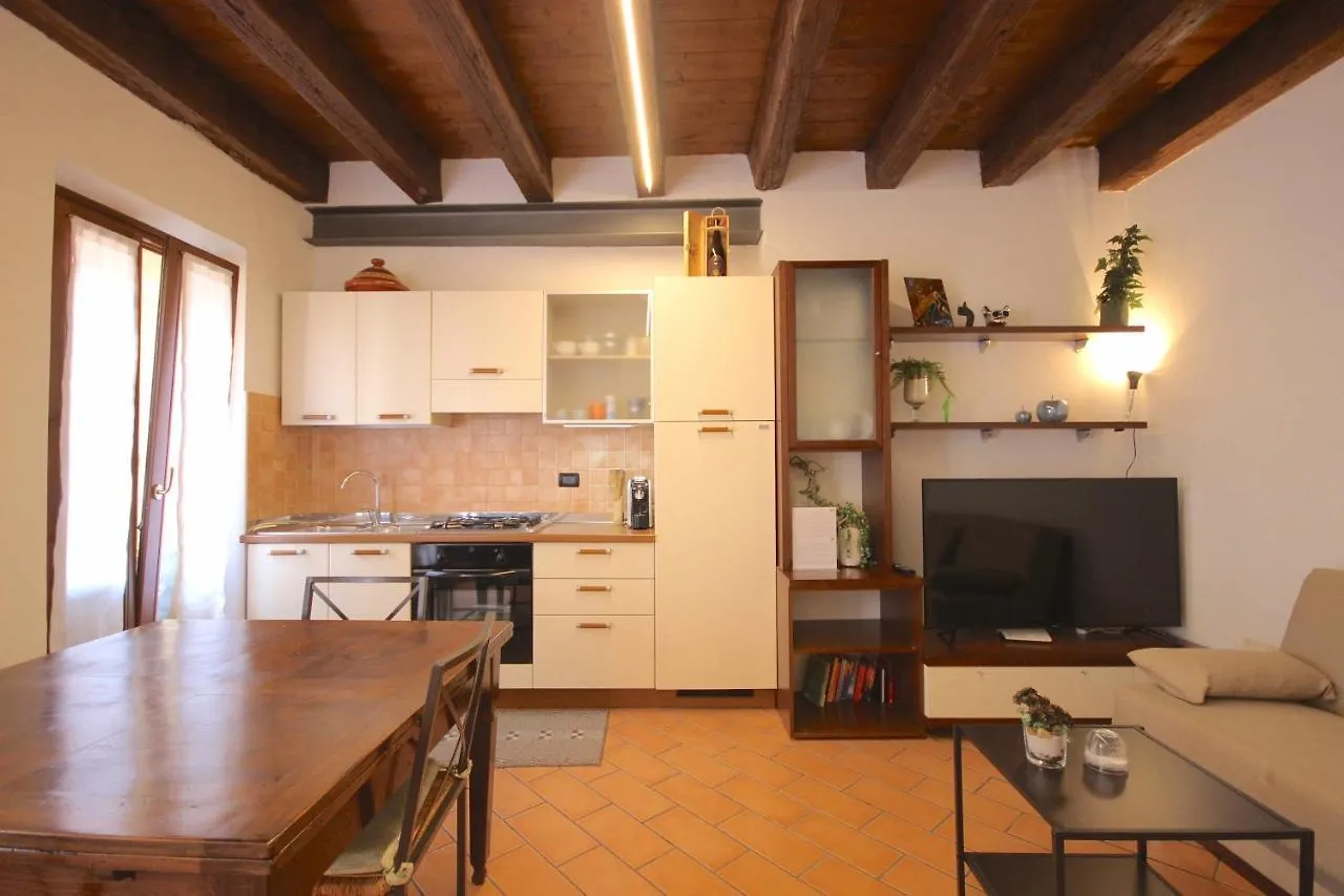 Case VR Holiday Casa di Mezzo Verona