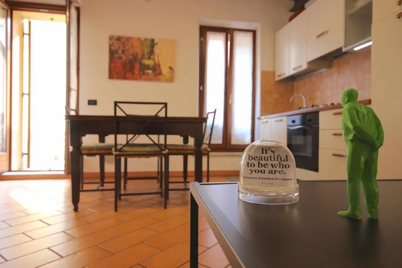 Case VR Holiday Casa di Mezzo Verona 0*,  Italia
