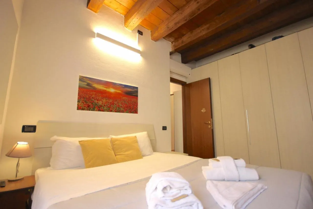Case Vr Holiday Casa Di Mezzo Verona